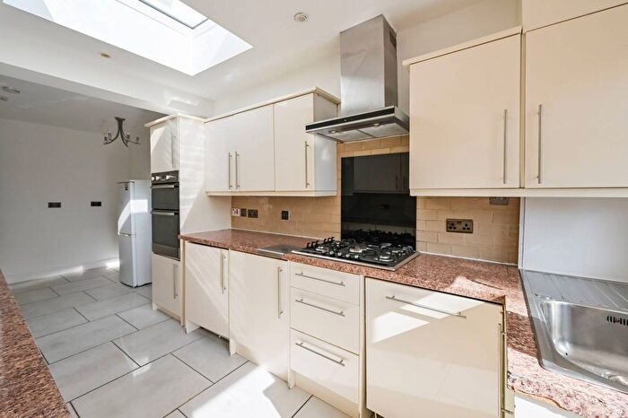 5 Bedroom Property To Rent In White Hart Lane, Tottenham, London, N17