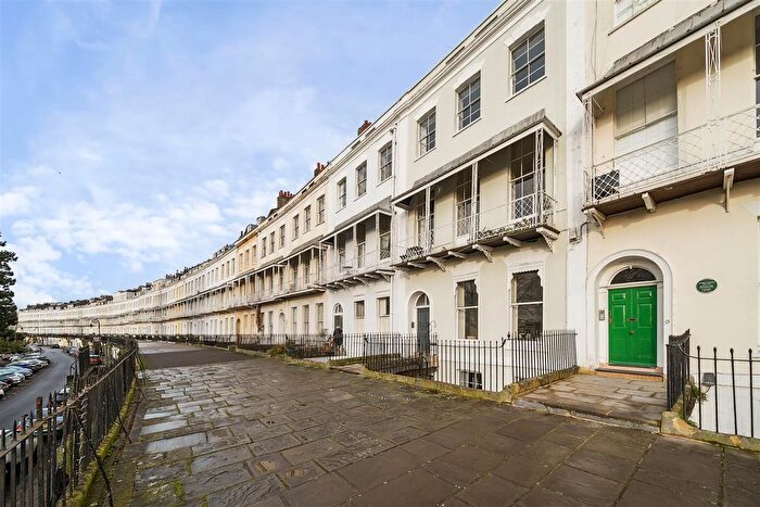 2 Bedroom Flat For Sale In Royal York Crescent, Bristol, BS8