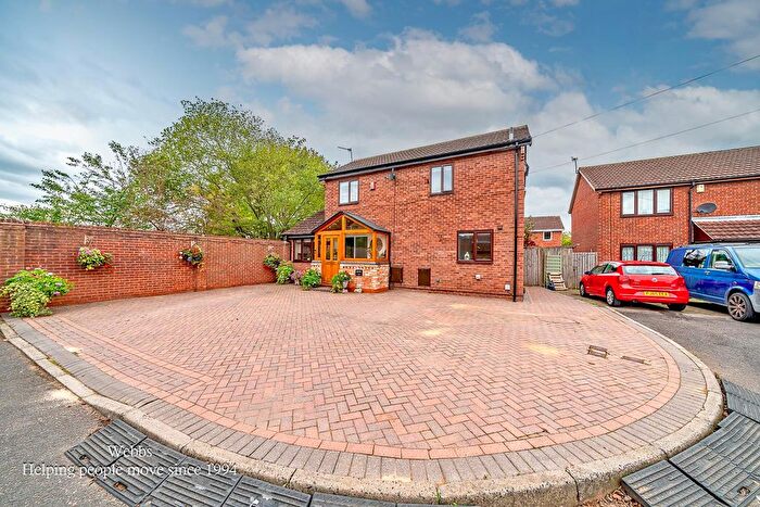 3 Bedroom Detached House For Sale In Bramble Close, Walsall, WS8