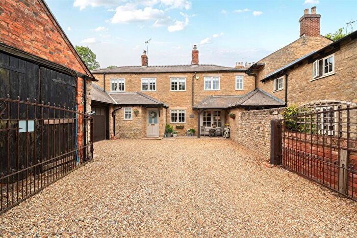 4 Bedroom Barn Conversion For Sale In Park Hall Farm, Heathencote, NN12