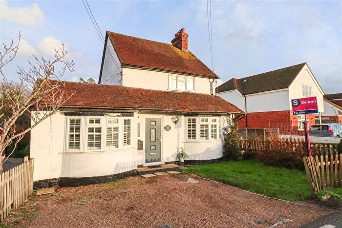 3 Bedroom Detached House For Sale In Crondall Lane, Crookham Village, Fleet, GU51