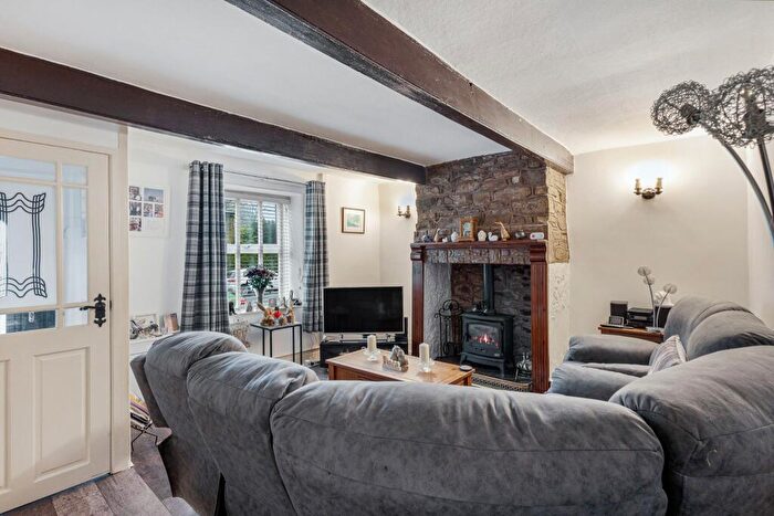 2 Bedroom Cottage For Sale In Blackburn Road, Bolton, BL7