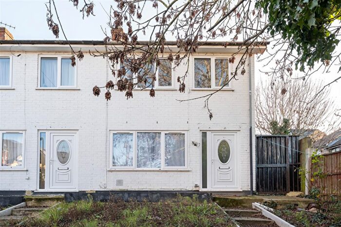 2 Bedroom Property For Sale In Aubrey Road, Walthamstow, E17