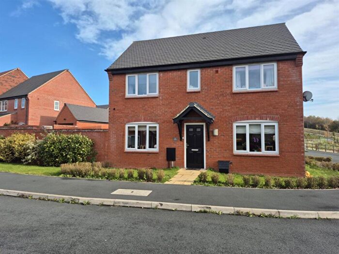 3 Bedroom Semi-Detached House For Sale In Embleton Way, Chellaston, Derby, DE73