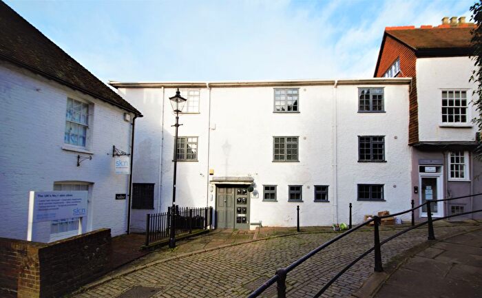 2 Bedroom Flat To Rent In Mill Lane, Guildford, GU1