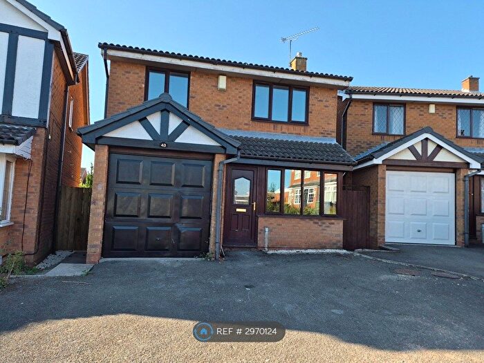3 Bedroom Semi-Detached House To Rent In Tewkesbury Drive, Bedworth, CV12