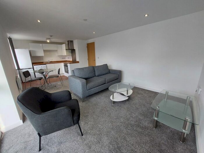 1 Bedroom Flat To Rent In Wheatley Court, Halifax, HX2