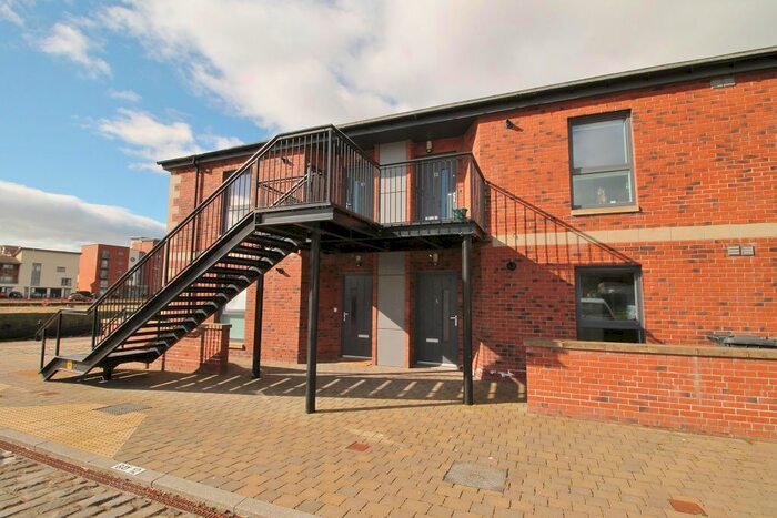 2 Bedroom Flat To Rent In Quayside Mews, City Quay, Dundee, DD1