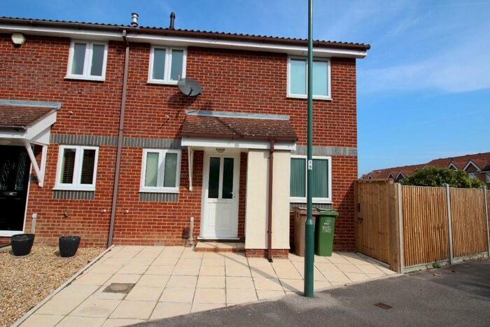 1 Bedroom End Of Terrace House To Rent In Cotswold Way, Worcester Park, Surrey, KT4