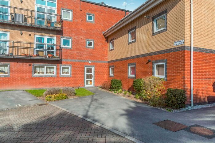 2 Bedroom Flat To Rent In Central, Wharf Road, Sale, M33