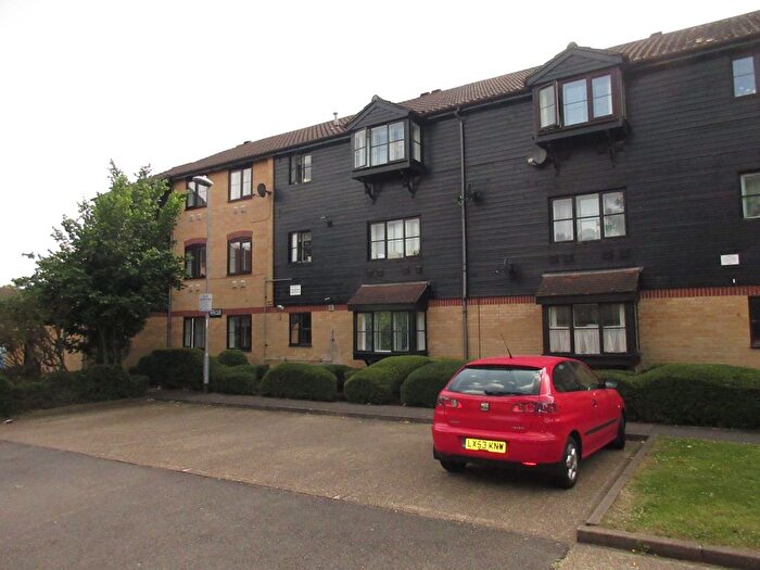 Studio For Sale In Kilberry Close, Isleworth, TW7