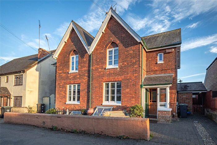 3 Bedroom Semi Detached House For Sale In Farmadine Grove, Saffron Walden, Essex, CB11