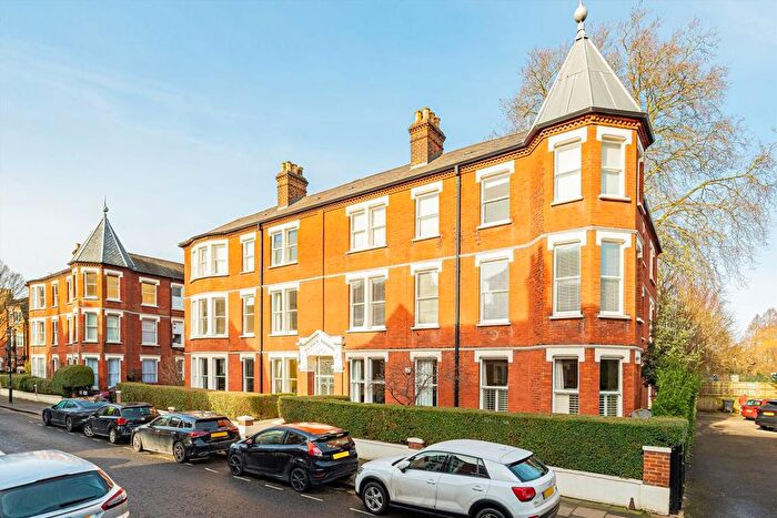 4 Bedroom Flat To Rent In Clevedon Road, Twickenham, TW1