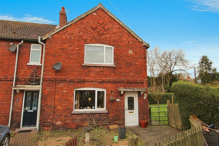 3 Bedroom End Of Terrace House For Sale In West Court, Riccall, YO19