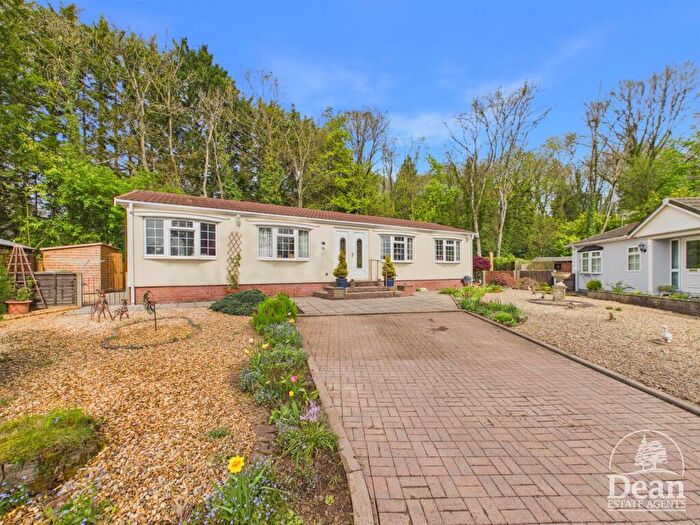 2 Bedroom Park Home For Sale In Clanna, Alvington, Lydney, GL15