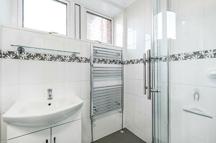 2 Bedroom Flat To Rent In Churchill Court, Wilton, SP2