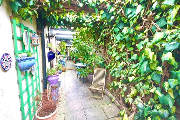 2 Bedroom Semi-Detached Bungalow For Sale In Station Road, Southend-on-Sea, SS1