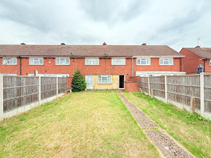 3 Bedroom Terraced House For Sale In Fairway, Stifford Clays, Grays, Essex, RM16