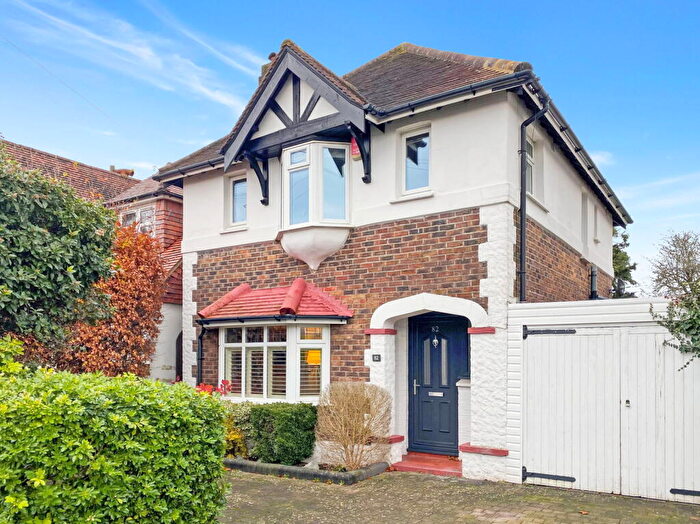 3 Bedroom Detached House For Sale In Downlands Avenue, Worthing, West Sussex, BN14