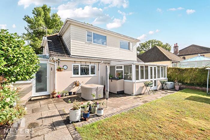 4 Bedroom Detached Bungalow For Sale In Ringwood Road, Ferndown, BH22