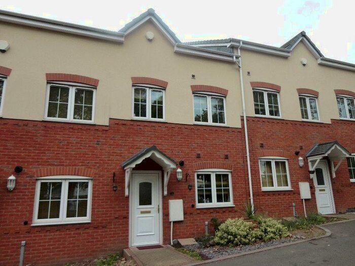 3 Bedroom House To Rent In Wagon Lane, Solihull, B92