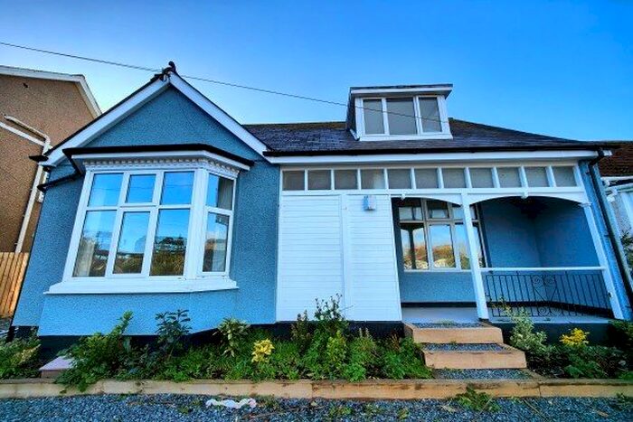 5 Bedroom Property To Rent In Dracaena Avenue, Falmouth, TR11