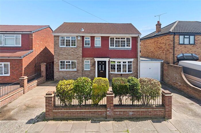 4 Bedroom Detached House For Sale In Bellevue Road, Romford, RM5