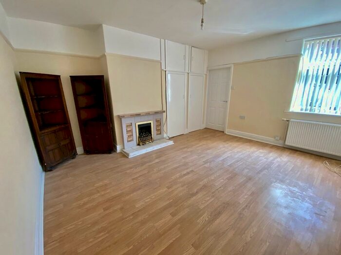 2 Bedroom Apartment To Rent In Fern Dene Road, Bensham, NE8