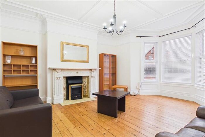 2 Bedroom Flat To Rent In Jesmond, Newcastle Upon Tyne, NE2