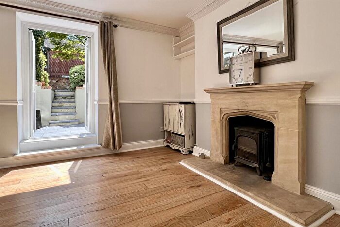 2 Bedroom Flat For Sale In Glenowen House, Lansdown, Cheltenham, GL50