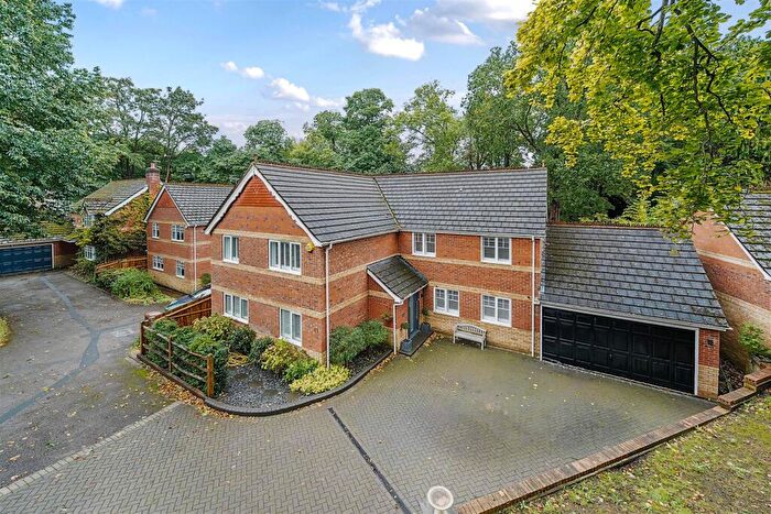 5 Bedroom Detached House For Sale In Edgbarrow Rise, Sandhurst, Berkshire, GU47