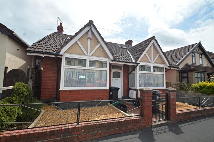 4 Bedroom Bungalow To Rent In Filton Grove, Horfield, Bristol, BS7