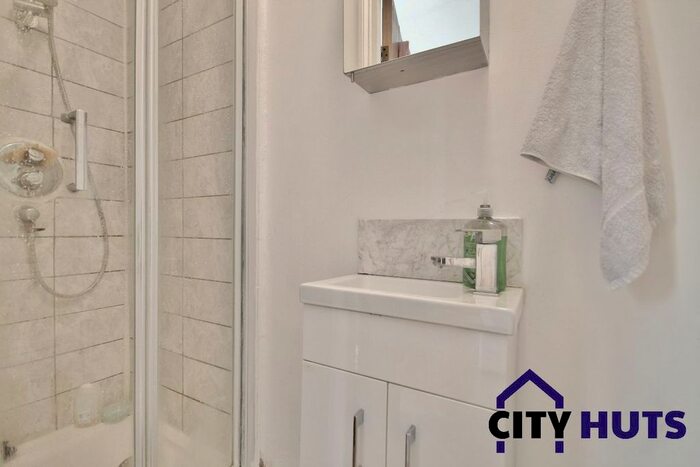 5 Bedroom Terraced House To Rent In Mayton Street, London, N7
