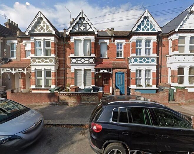 3 Bedroom Property For Sale In Vincent Road, London, E4