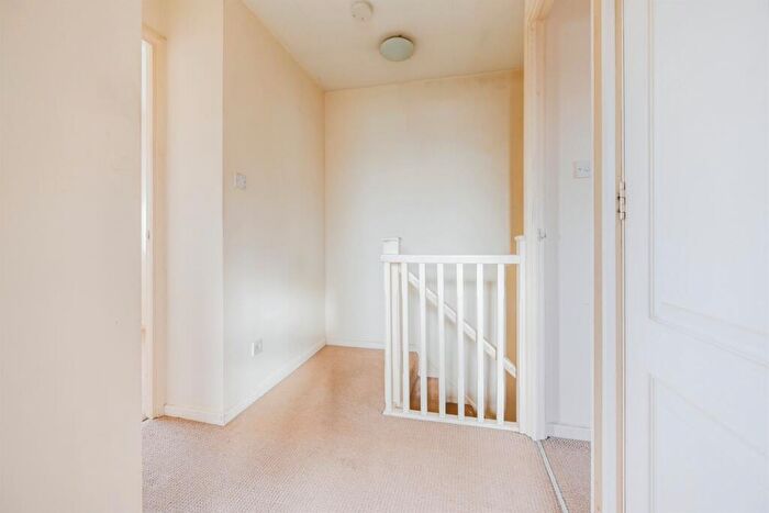 3 Bedroom End Of Terrace House For Sale In Maytree Close, Oakwood, Derby, DE21