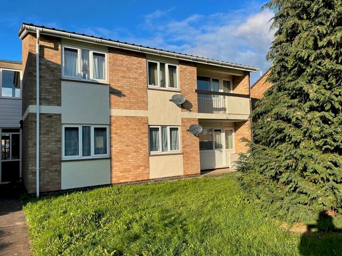 2 Bedroom Flat To Rent In Calvados Road, Taunton, TA1