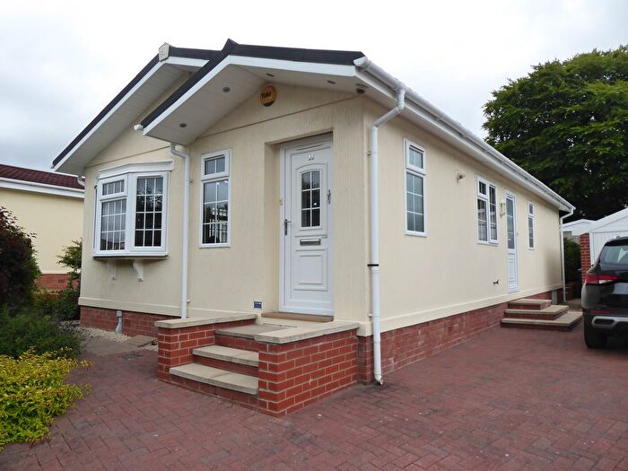 2 Bedroom Mobile/park Home For Sale In Homelands Park, Ketley, Telford, TS2