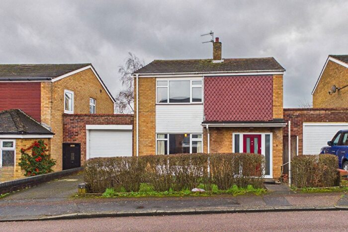 3 Bedroom Link Detached House For Sale In Apollo Way, Hemel Hempstead, HP2