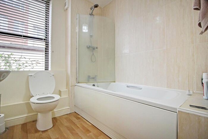 2 Bedroom Apartment To Rent In Little London Court, Swindon, SN1