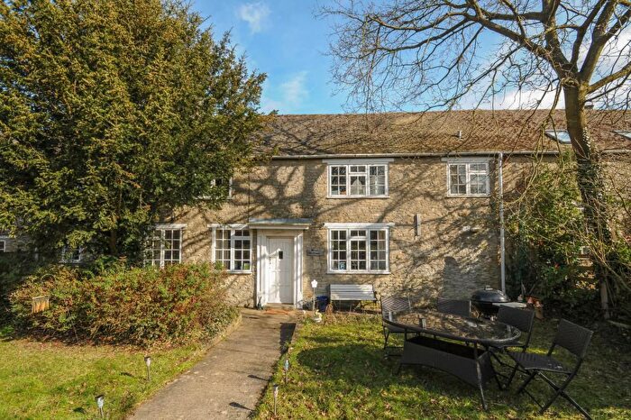 3 Bedroom Cottage To Rent In Somerton, Oxfordshire, OX25