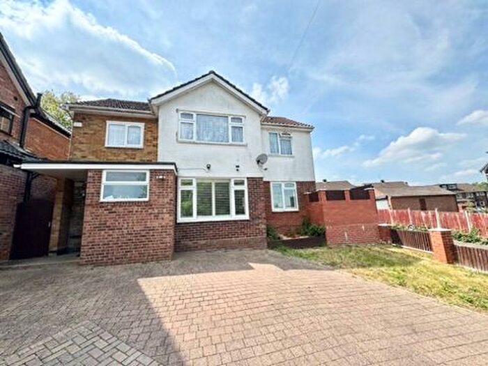 4 Bedroom Detached House For Sale In Deeds Grove, High Wycombe, HP12