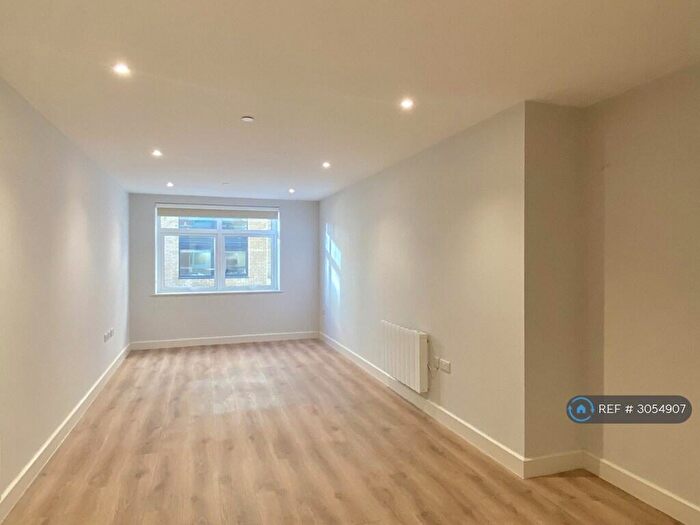 2 Bedroom Flat To Rent In Christchurch Road, Bournemouth, BH1