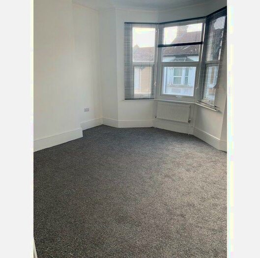 2 Bedroom Flat To Rent In St Leonards Road, SS1