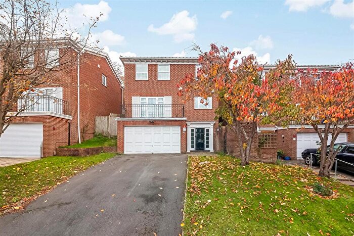 5 Bedroom Detached House To Rent In Warren Road, Purley, CR8