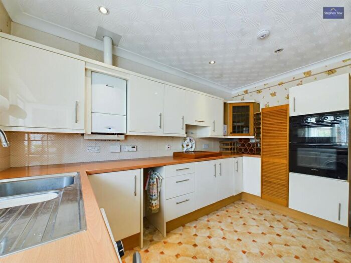 2 Bedroom Detached Bungalow For Sale In Grange Gardens, Poulton-Le-Fylde, FY6