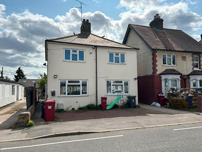 2 Bedroom Semi-Detached House For Sale In Meadfield Road, Slough, Berkshire, SL3