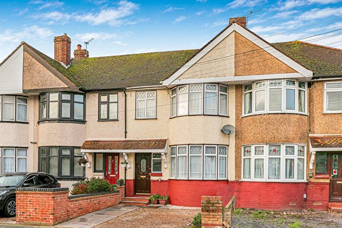 3 Bedroom Terraced House For Sale In Guildford Avenue, Feltham, TW13