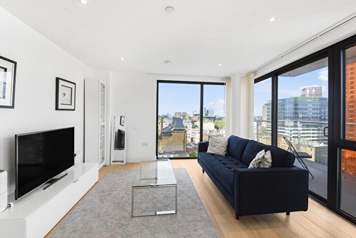 2 Bedroom Apartment To Rent In Kensington Apartments, Commercial Street, E1