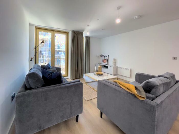 2 Bedroom Apartment To Rent In Apt :: The Quarters, M1