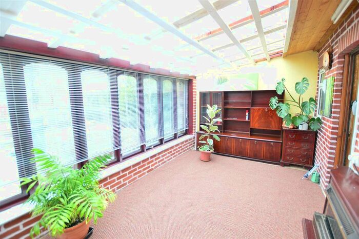 3 Bedroom Semi-Detached House To Rent In Canterbury Avenue, Slough, SL2